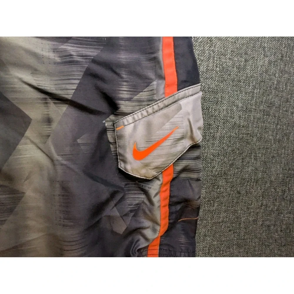 Nike Board Shorts Abstract Mesh lined Gray Striped Outdoor Mens XL Trunks